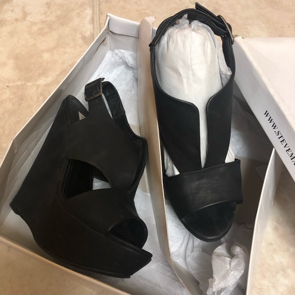 Steve Madden Black wedges - Picture 3 of 6